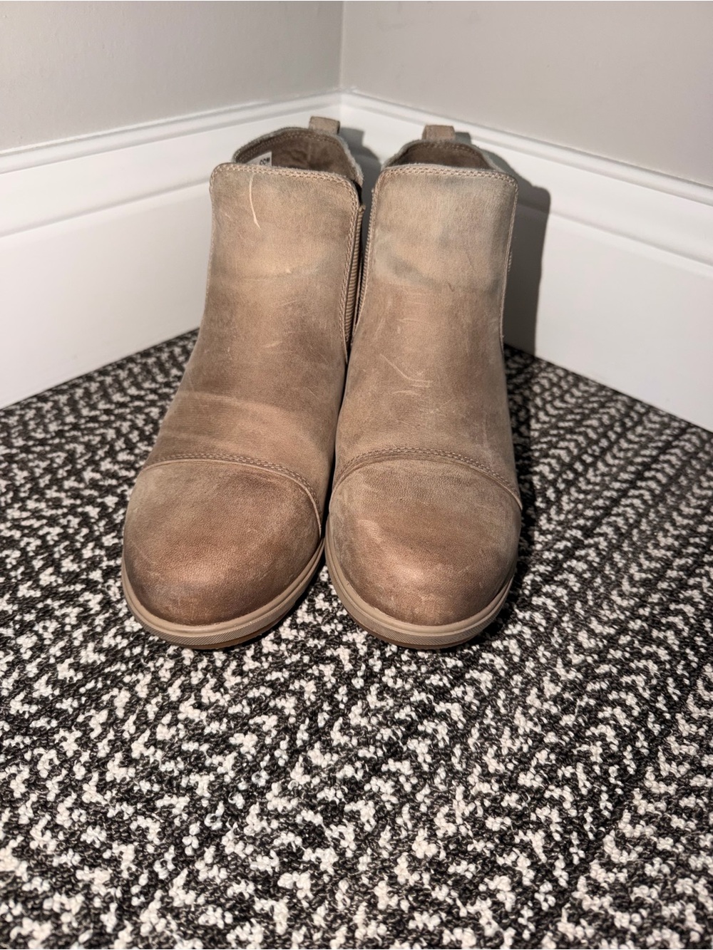 Sorel Evie Pull-On Ankle Boots in Taupe